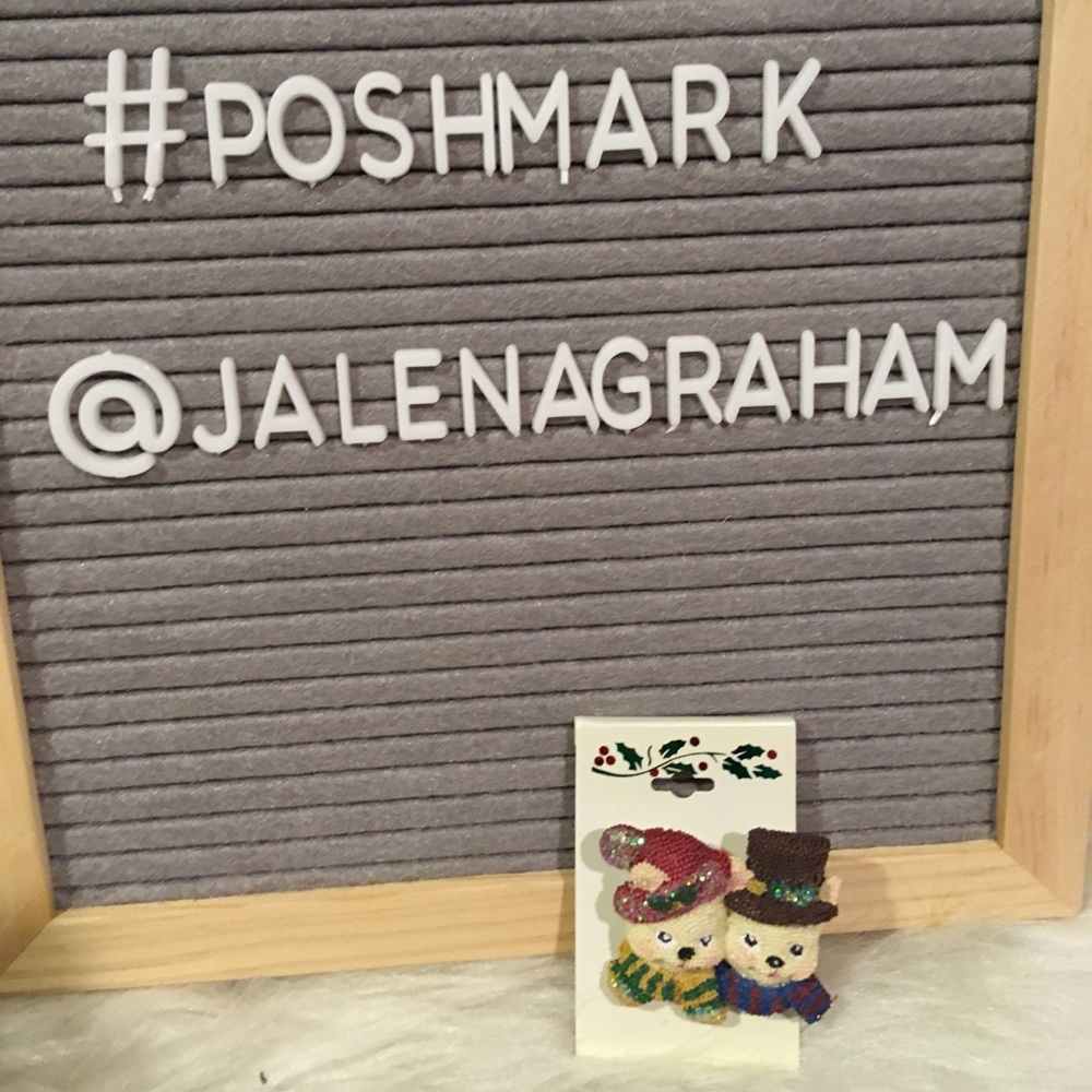 Teddy bear couple Christmas pin